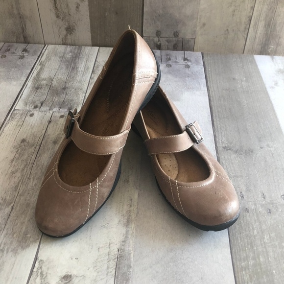 Natural Soul Shoes - Natural Soul Tan Reid Mary Jane Flats Size 6
